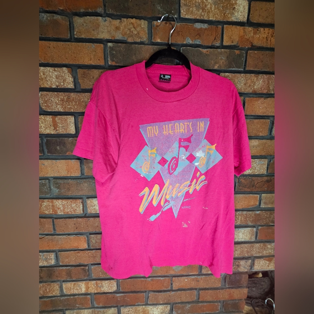 Best fruit of the loom pink "my heart's in music pink  Vintage t shirt